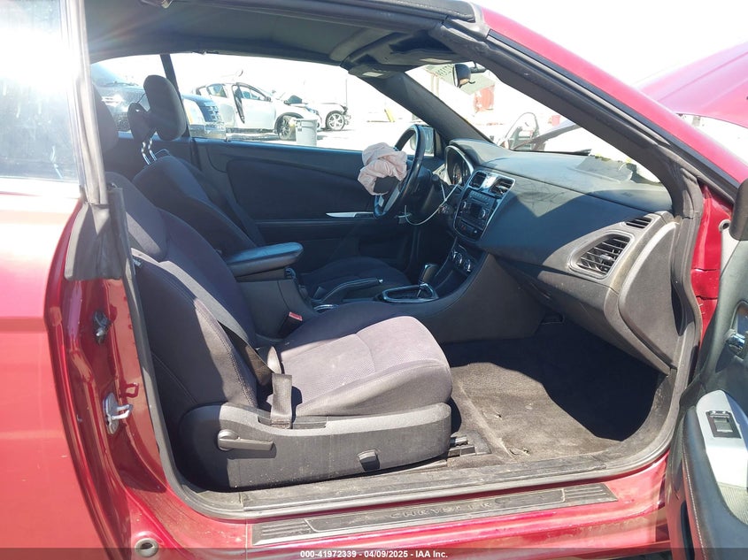 2013 CHRYSLER 200 VIN: 1C3BCBEB8DN592265