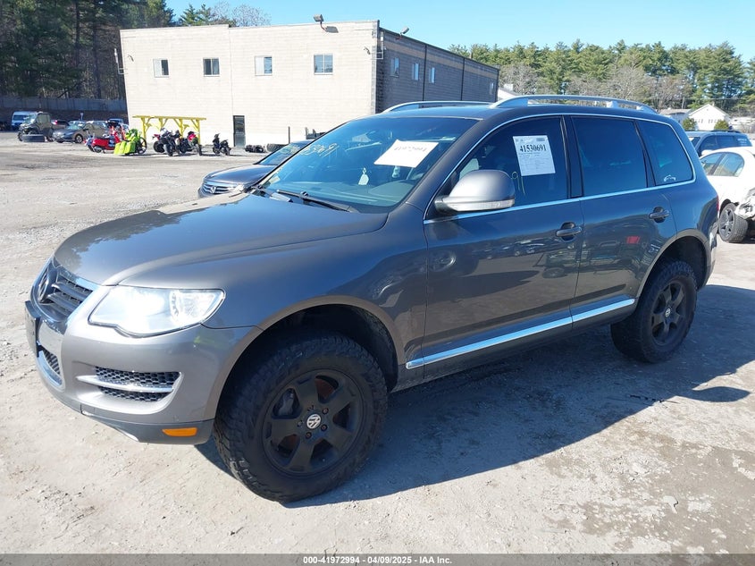 2010 VOLKSWAGEN TOUAREG VIN: WVGBF7A96AD004069