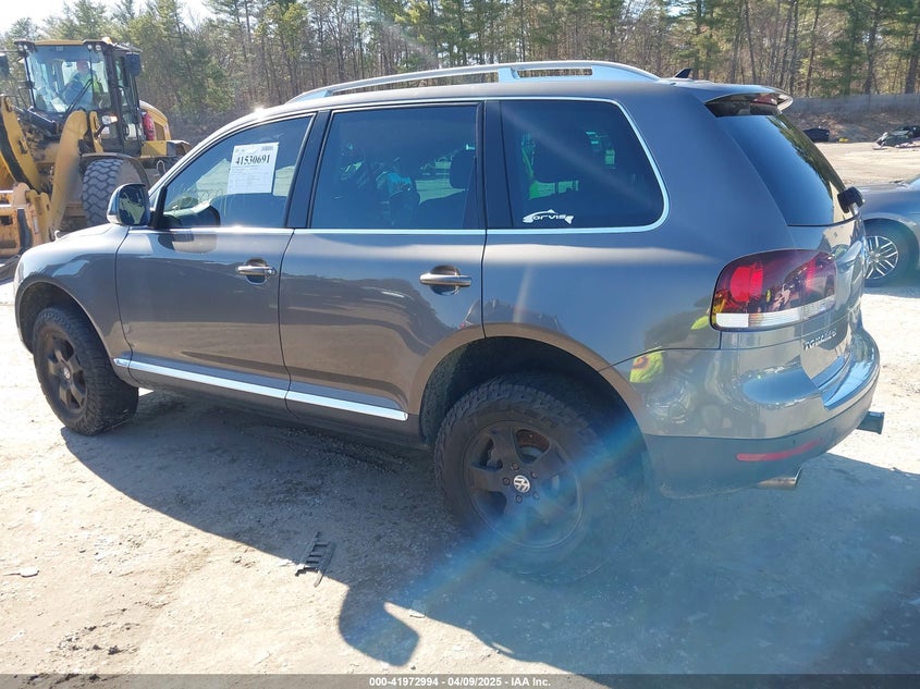 2010 VOLKSWAGEN TOUAREG VIN: WVGBF7A96AD004069