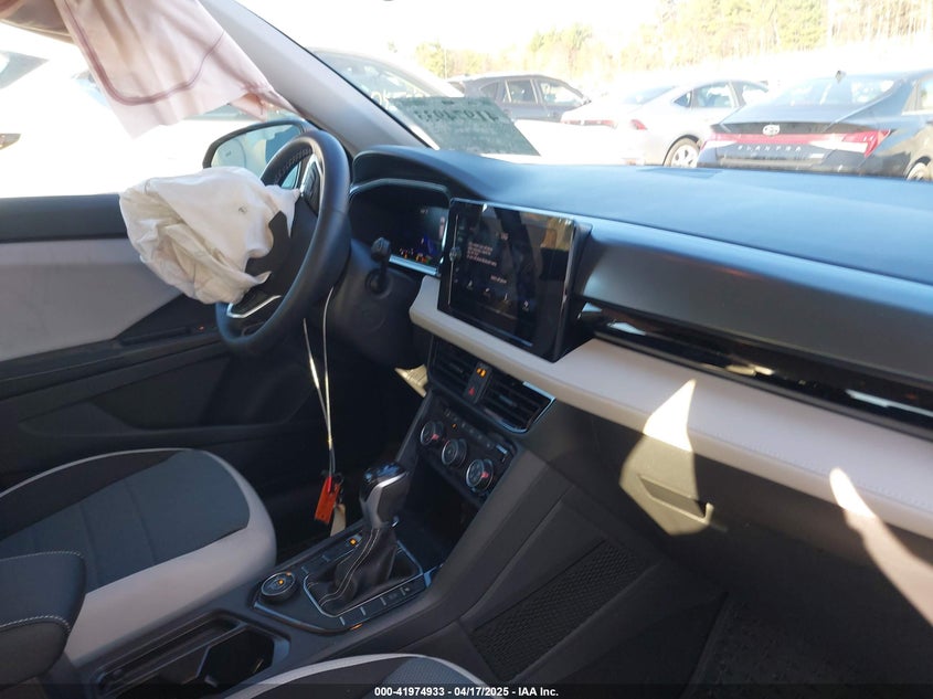 2025 VOLKSWAGEN TAOS VIN: 3VV8C7B2XSM015561