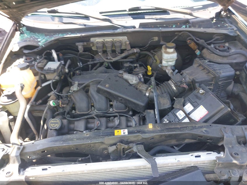 1FMYU03155KA69236 2005 FORD ESCAPE photo no. 10