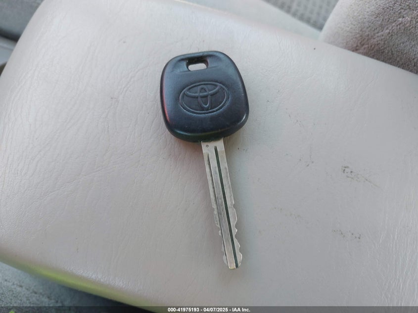 2006 TOYOTA COROLLA VIN: JTDBR32E260072660
