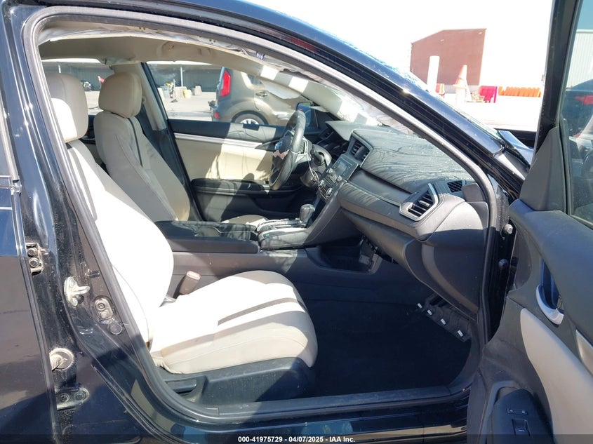 2017 HONDA CIVIC VIN: 19XFC2F5XHE050231