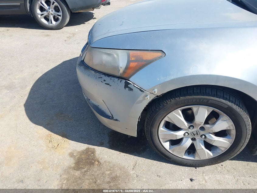 2008 HONDA ACCORD VIN: 1HGCP26828A079017