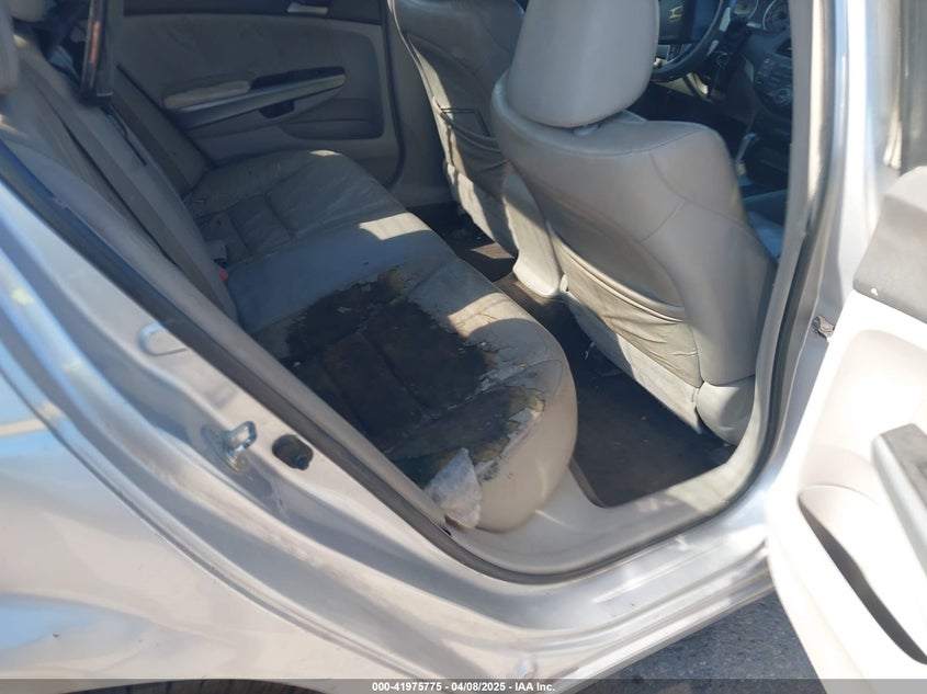 2008 HONDA ACCORD VIN: 1HGCP26828A079017