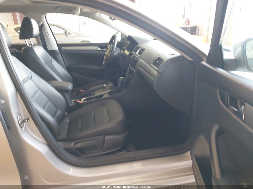 2004 VOLKSWAGEN PASSAT VIN: 1VWBN7A3XEC033909
