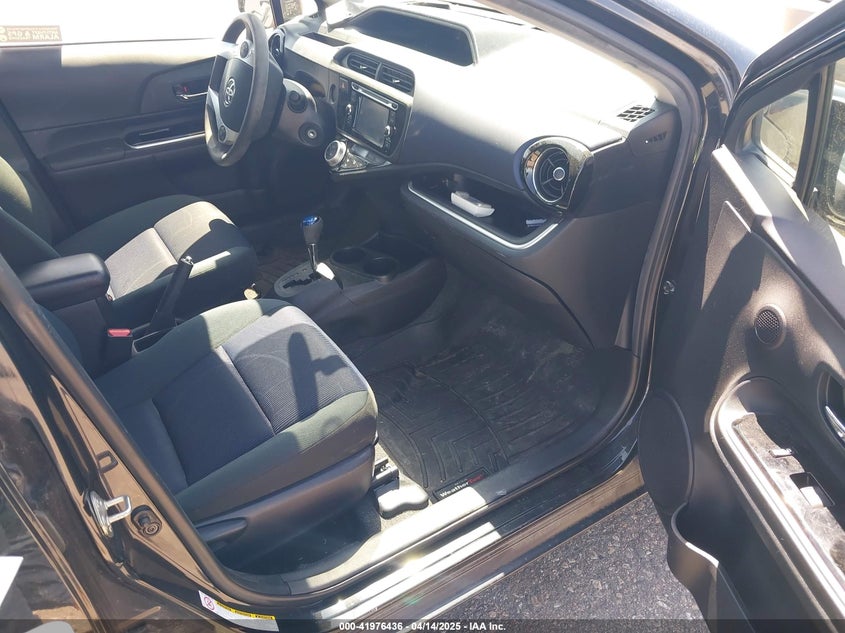 2016 TOYOTA PRIUS C VIN: JTDKDTB39G1122091