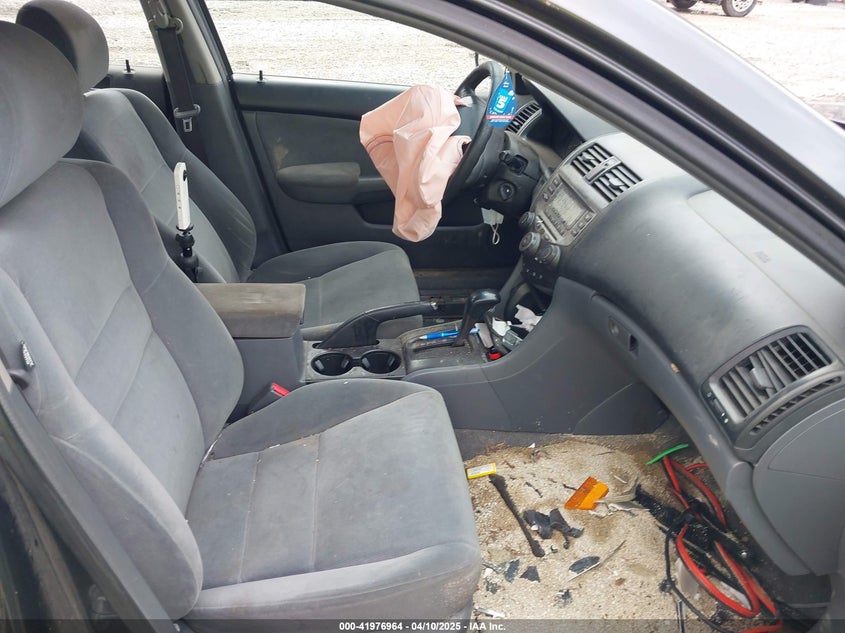 2007 HONDA ACCORD VIN: 1HGCM56447A003840