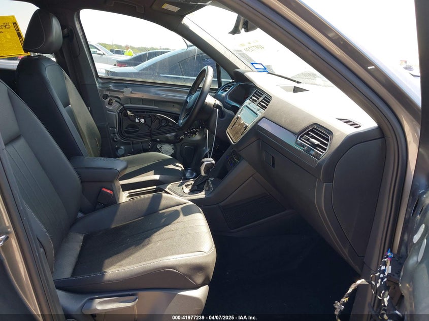 2023 VOLKSWAGEN TIGUAN 2.0T SE R-LINE BLACK - 3VVCB7AX1PM057201