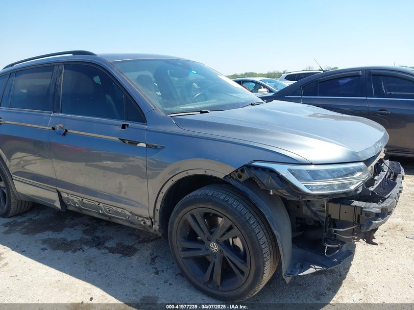 2023 VOLKSWAGEN TIGUAN 2.0T SE R-LINE BLACK - 3VVCB7AX1PM057201