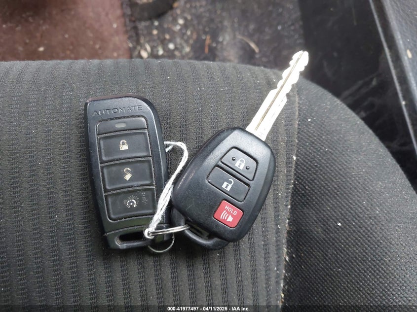 2018 TOYOTA RAV4 LE - JTMBFREV6JJ236518