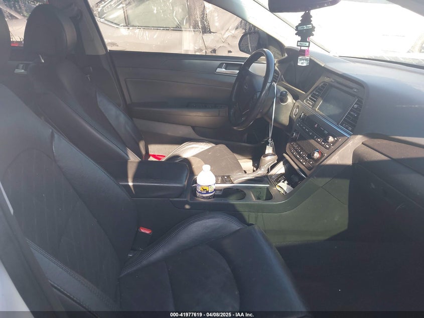 2015 HYUNDAI SONATA VIN: 5NPE34AF2FH055617