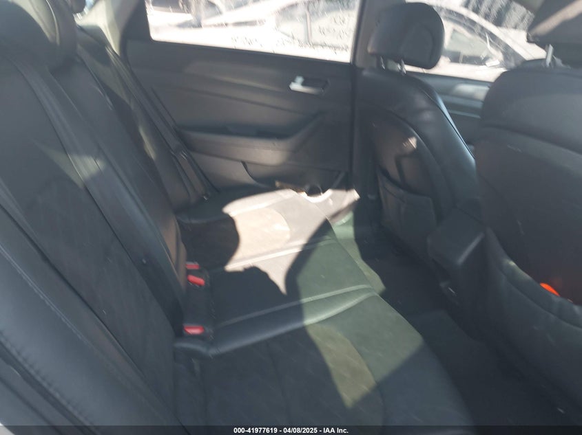 2015 HYUNDAI SONATA VIN: 5NPE34AF2FH055617