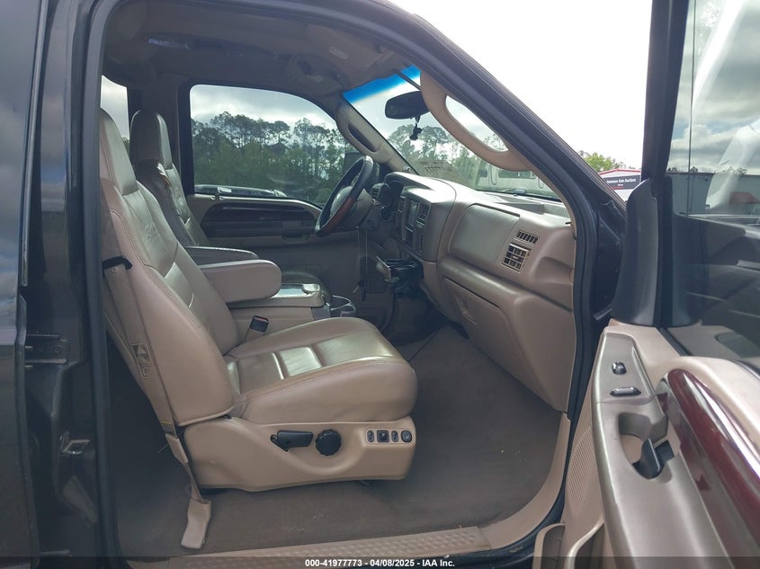 1FMSU43PX4EB01953 2004 FORD EXCURSION photo no. 5