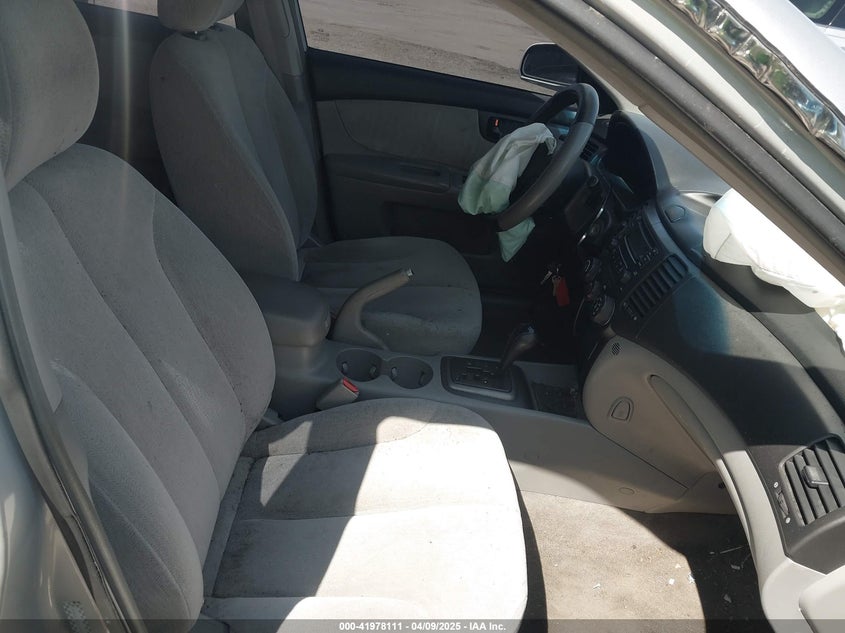 2006 KIA OPTIMA VIN: KNAGE123465048221