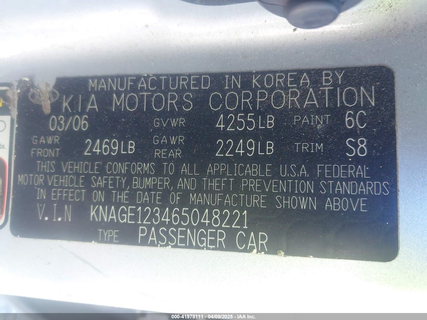2006 KIA OPTIMA VIN: KNAGE123465048221