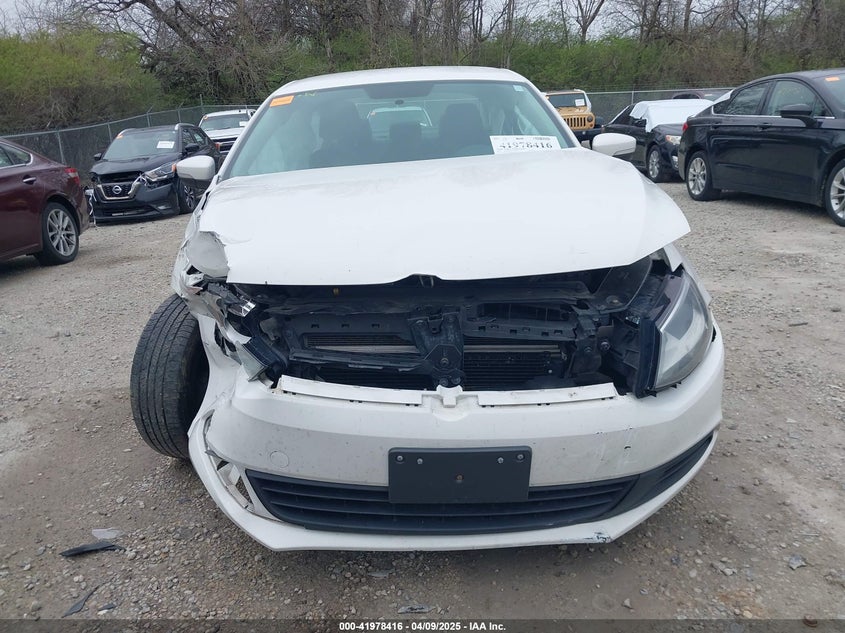 2014 VOLKSWAGEN JETTA VIN: 3VWD17AJ8EM211169