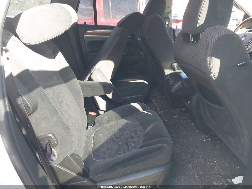 2011 BUICK ENCLAVE VIN: 5GAKVAED0BJ237579