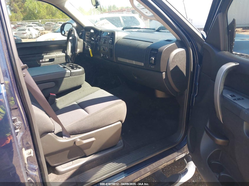 2011 CHEVROLET SILVERADO 1500 VIN: 1GCPKSE34BF172359