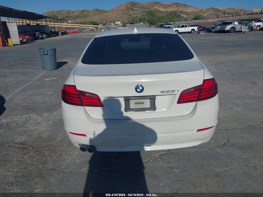 2011 BMW 528I VIN: WBAFR1C58BC746630