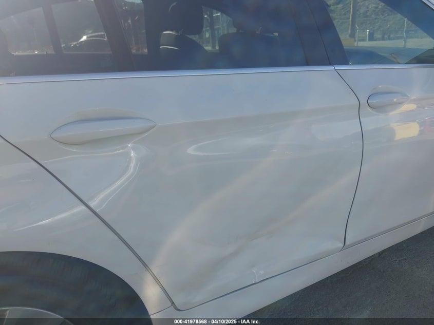 2011 BMW 528I VIN: WBAFR1C58BC746630