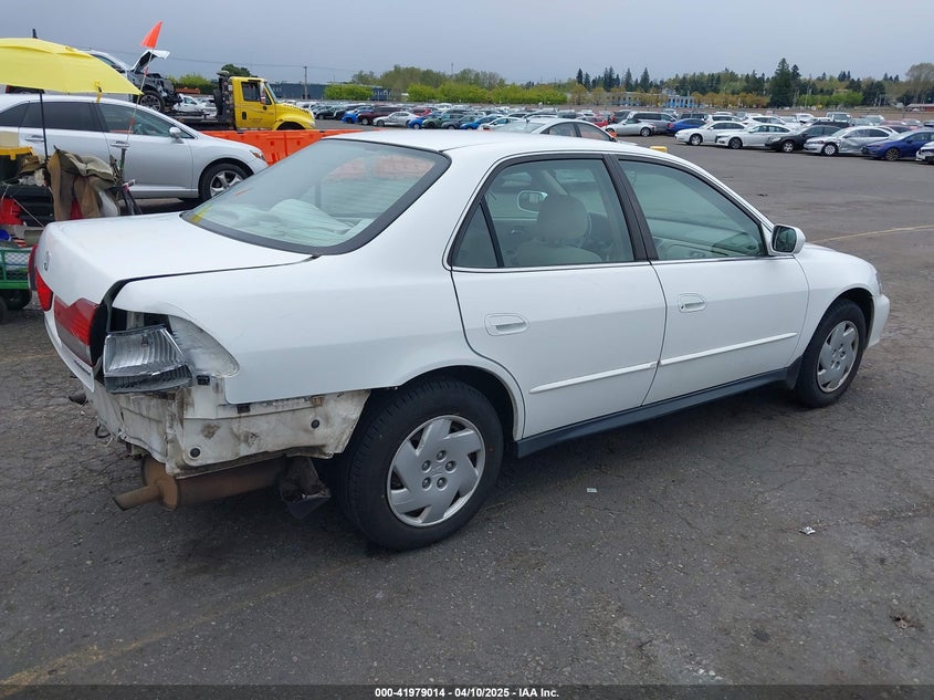 1HGCG16412A074065 2002 HONDA ACCORD photo no. 4