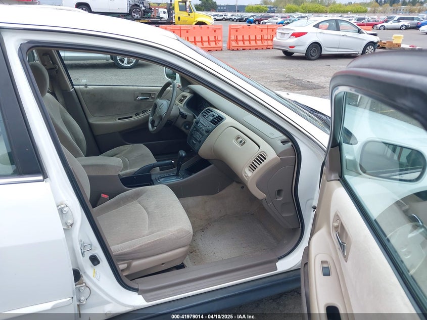 1HGCG16412A074065 2002 HONDA ACCORD photo no. 5