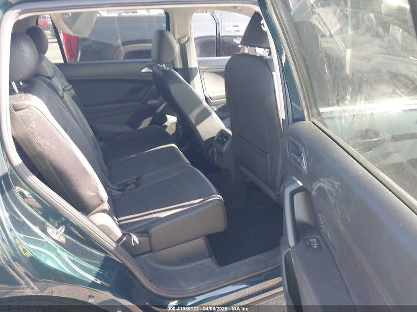 VIN 3VV3B7AX8KM044731 2019 VOLKSWAGEN TIGUAN 2.0T SE/2.0T SEL/2.0T SEL R-LINE/2.0T SEL R-LINE BLACK