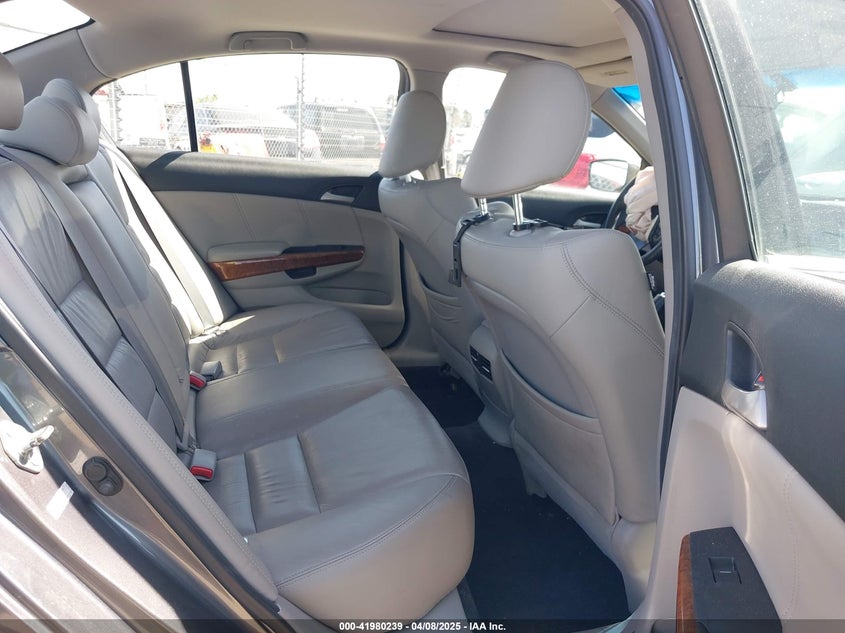 2011 HONDA ACCORD VIN: 1HGCP2F81BA108997
