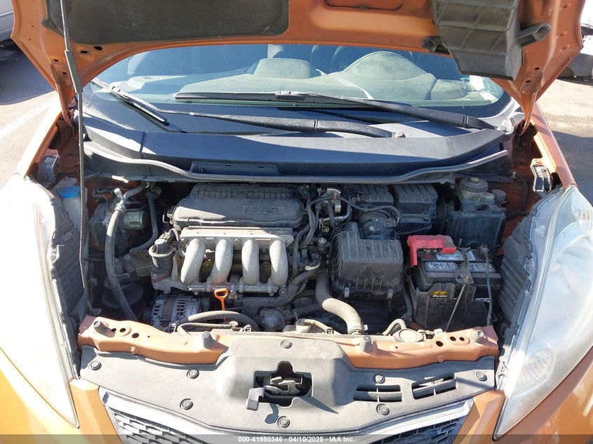 2011 HONDA FIT VIN: JHMGE8G54BC008151