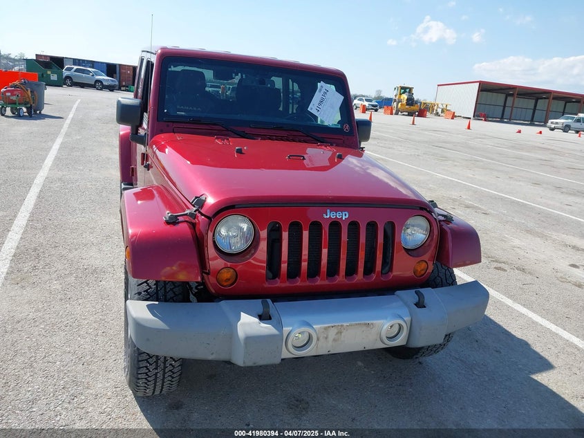 2013 JEEP WRANGLER UNLIMITED SAHARA - 1C4BJWEG5DL569977