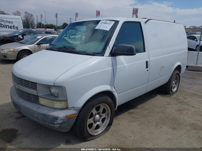 1GCDM19X03B132311 2003 CHEVROLET ASTRO photo no. 2