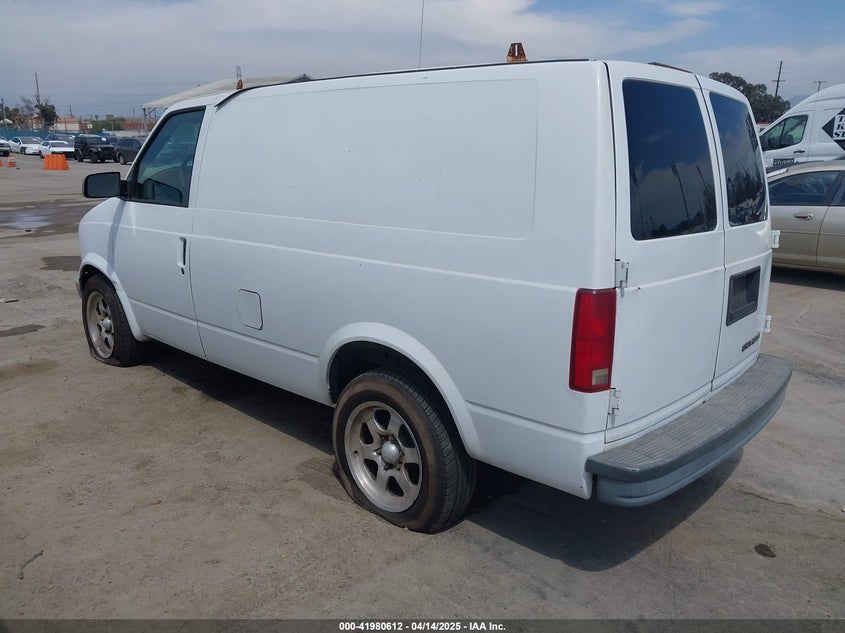 1GCDM19X03B132311 2003 CHEVROLET ASTRO photo no. 3