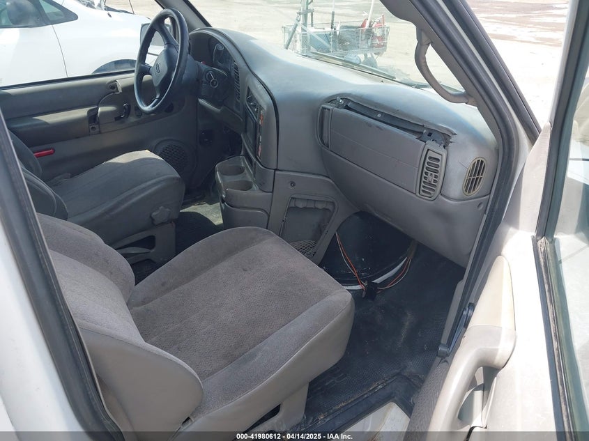 1GCDM19X03B132311 2003 CHEVROLET ASTRO photo no. 5