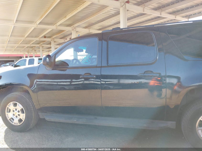 2011 CHEVROLET SUBURBAN 1500 VIN: 1GNSCJE06BR386573