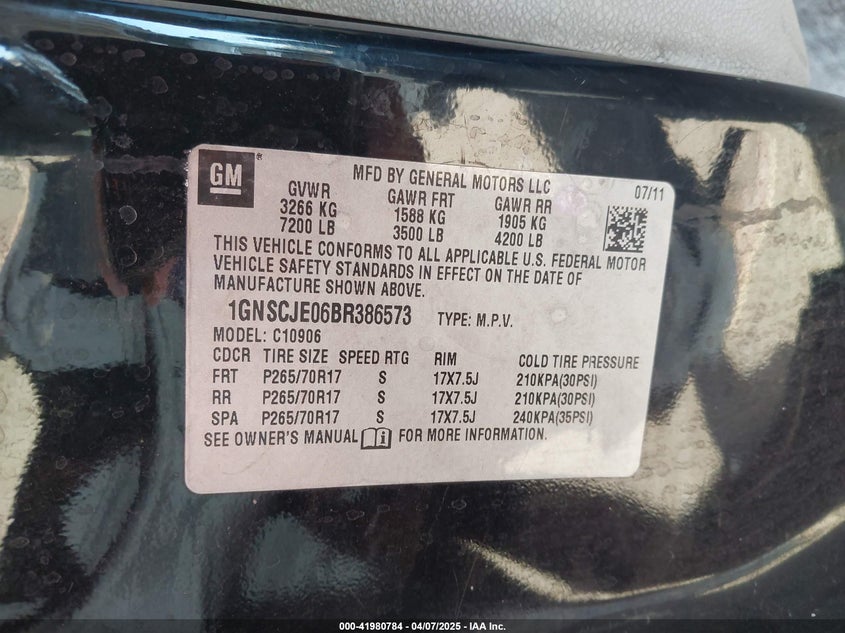 2011 CHEVROLET SUBURBAN 1500 VIN: 1GNSCJE06BR386573