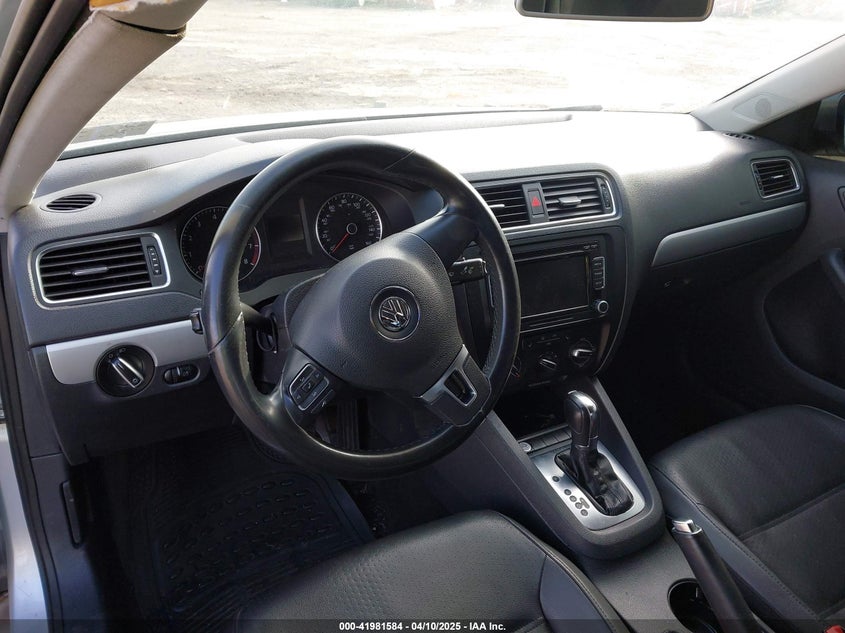 2014 VOLKSWAGEN JETTA SE - 3VWD17AJXEM213229