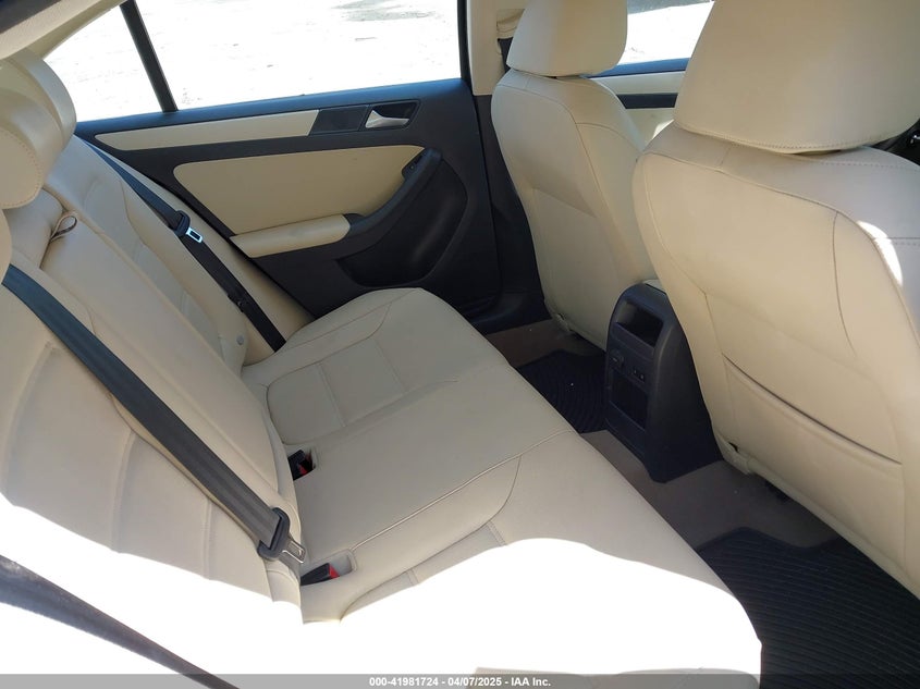 2012 VOLKSWAGEN JETTA VIN: 3VWDP7AJ4CM421957