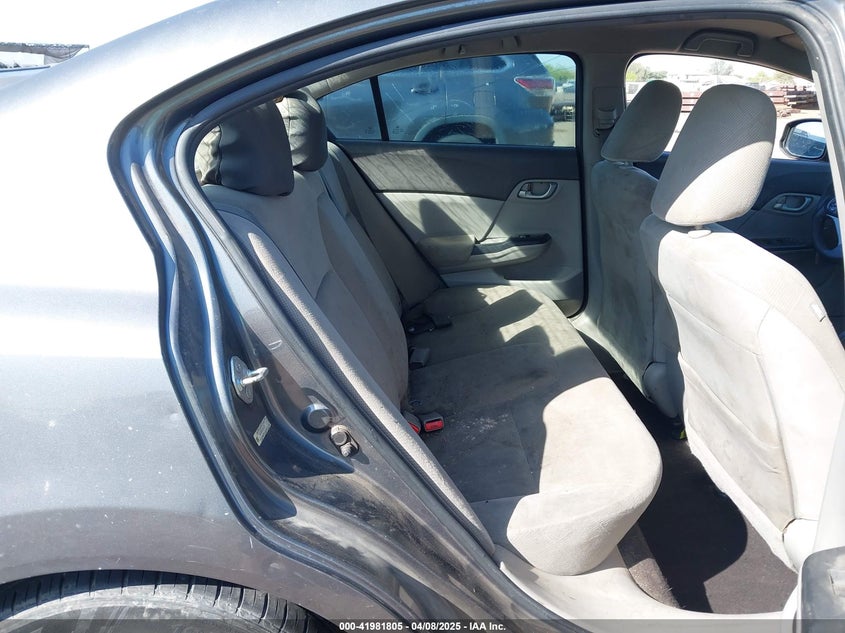 2012 HONDA CIVIC VIN: 2HGFB2F55CH611193
