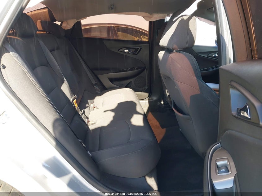 2018 CHEVROLET MALIBU VIN: 1G1ZB5ST4JF180001