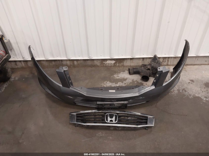 2010 HONDA ACCORD VIN: 1HGCP2F44AA070774