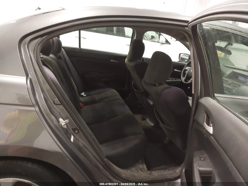 2010 HONDA ACCORD VIN: 1HGCP2F44AA070774