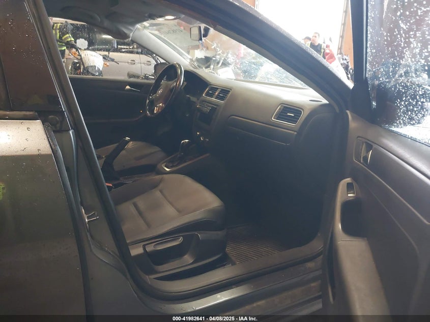 2011 VOLKSWAGEN JETTA VIN: 3VWDZ7AJ9BM369301