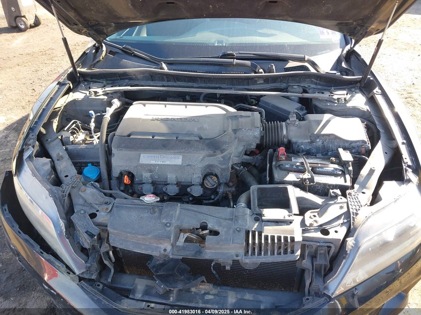 2013 HONDA ACCORD VIN: 1HGCT2B87DA008200