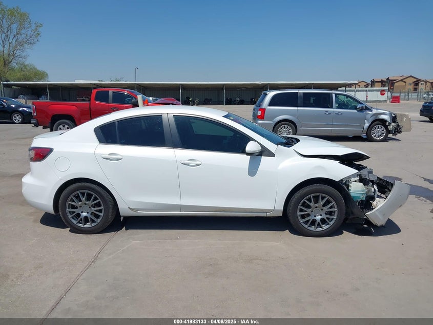 2013 MAZDA MAZDA3 VIN: JM1BL1U71D1701482