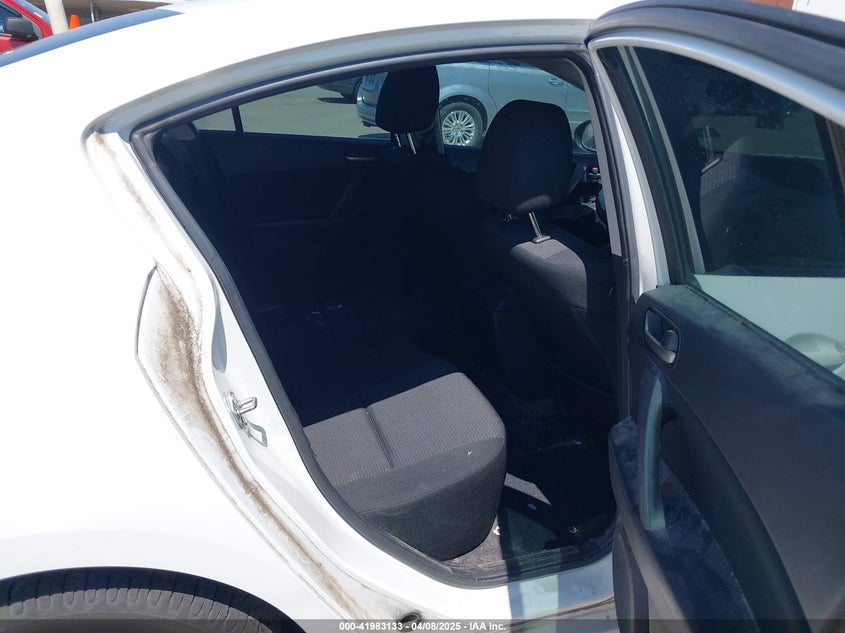 2013 MAZDA MAZDA3 VIN: JM1BL1U71D1701482