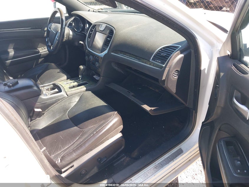 2011 CHRYSLER 300C VIN: 2C3CA6CT0BH529230