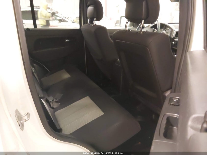 2010 JEEP LIBERTY VIN: 1J4PN2GK4AW115017