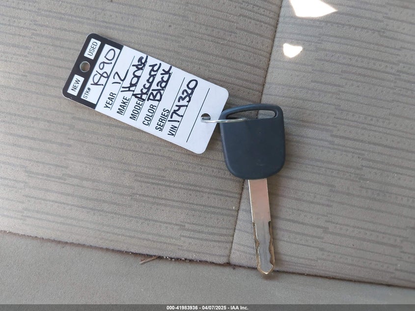 2012 HONDA ACCORD VIN: 1HGCP2F30CA174320