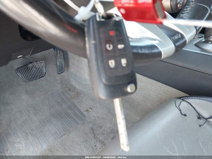2011 CHEVROLET CAMARO VIN: 2G1FK1EJ1B9103568